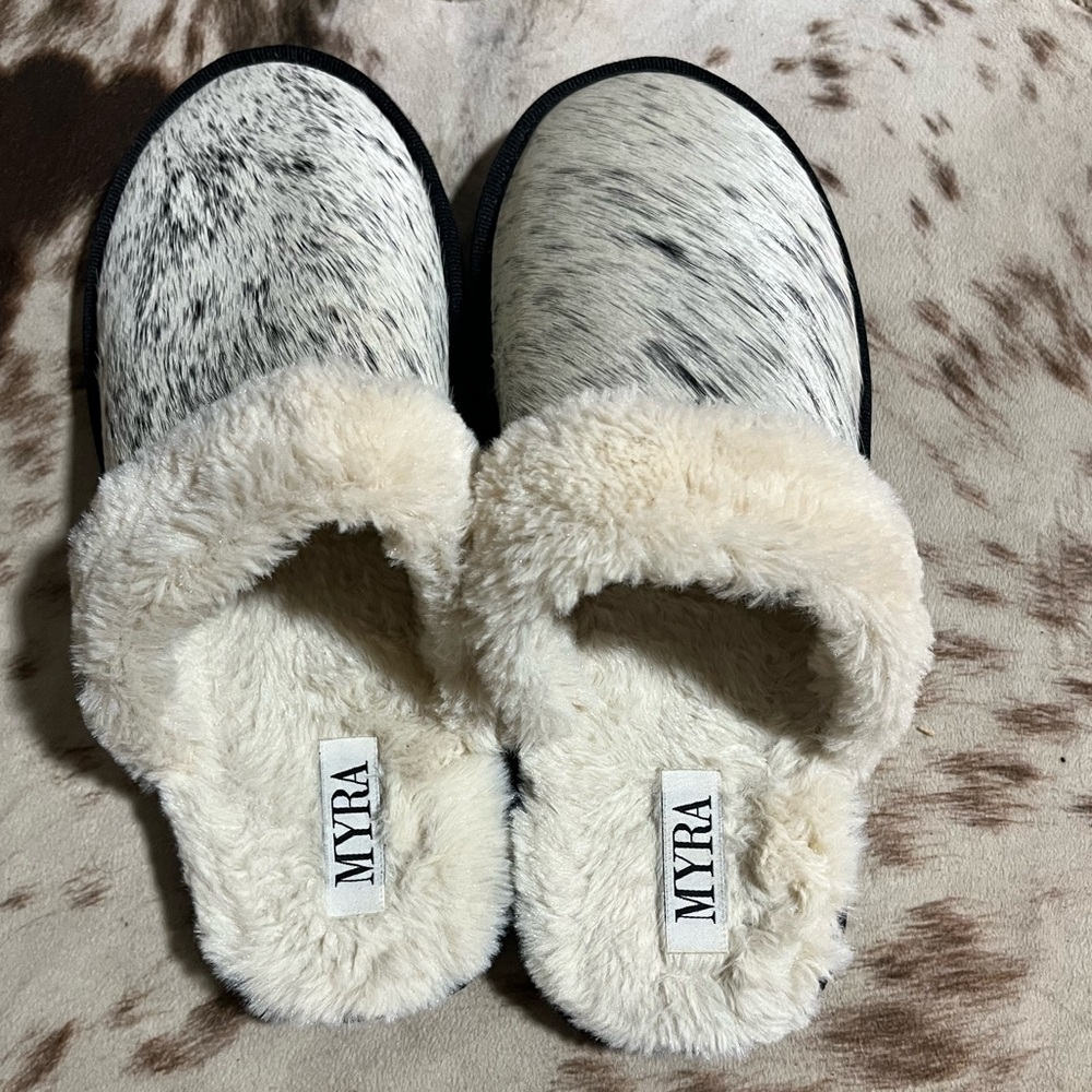 Myra Bag Plush Cream and Black Slippers